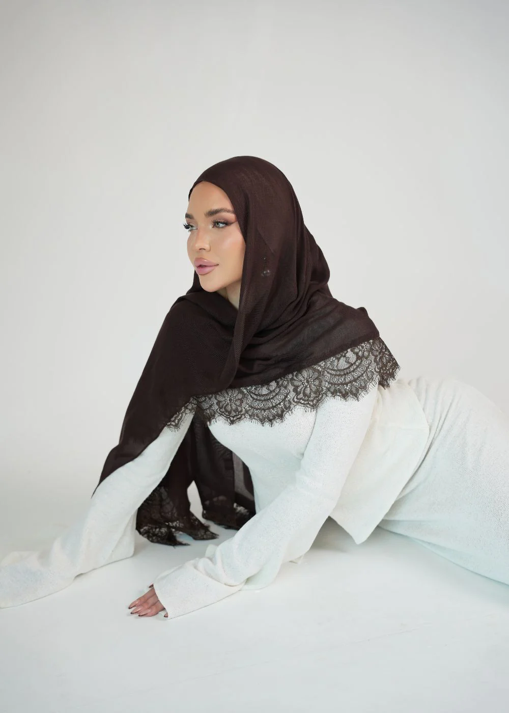 Oud Lace Modal - Image 4